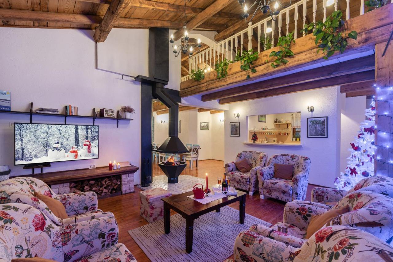 Family Villa Lipica With Private Pool And Jacuzzi بازين المظهر الخارجي الصورة